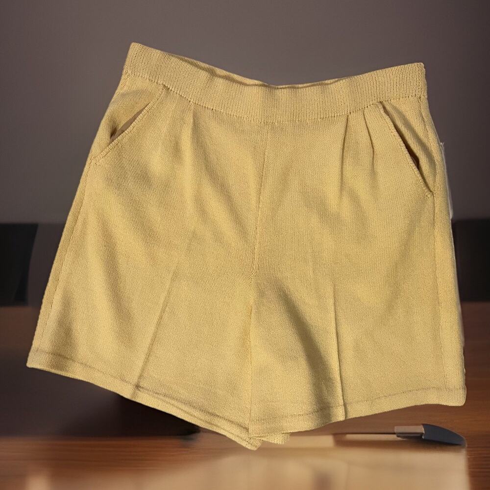 VTG ST. JOHN Sportswear High Rise Shorts Cozy Butter Yellow Pleat Santana Knit 4